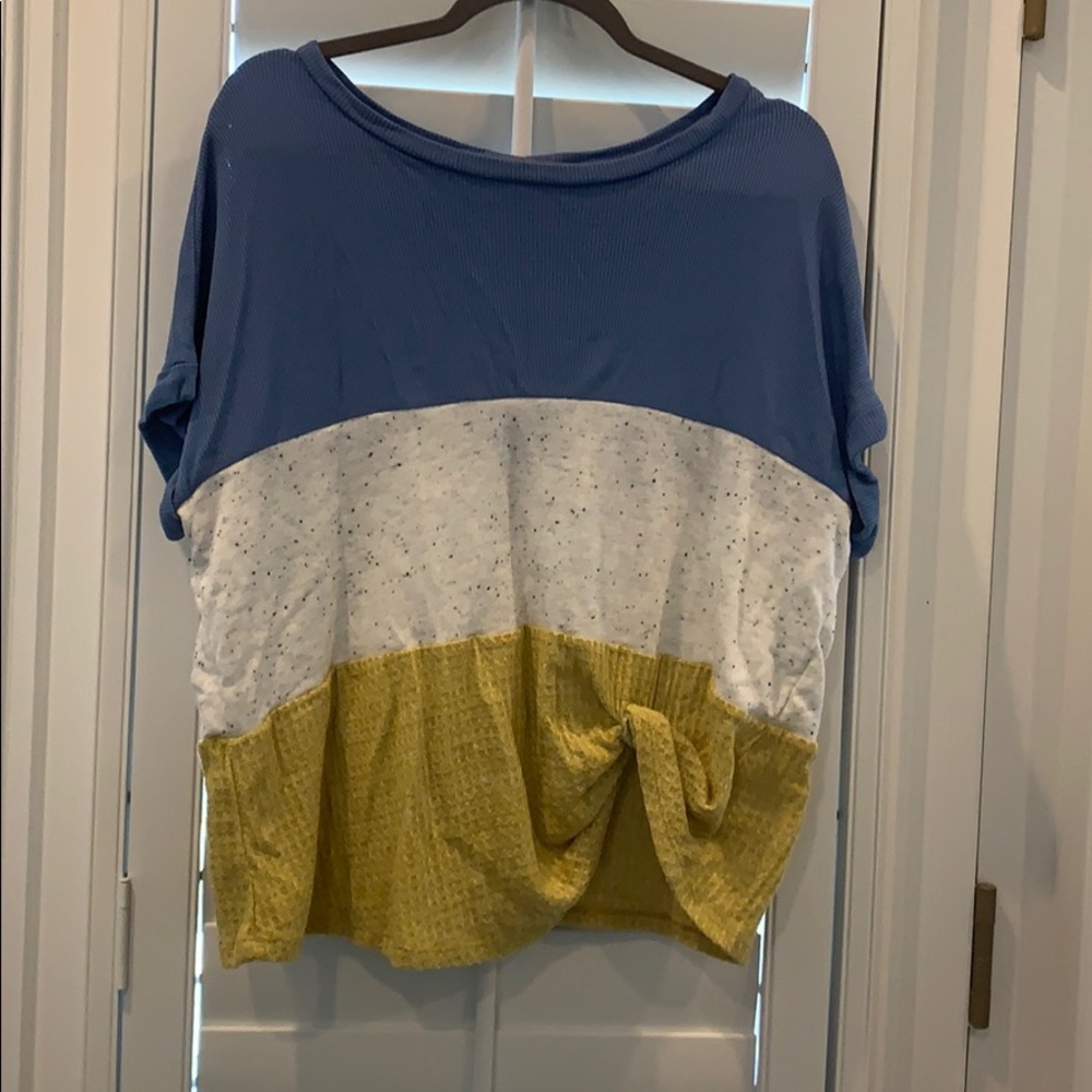 Trendy top mixed media size small
